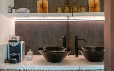 La Torre - Arya Nobile Dimora: Drinkware, Interior Design, Wood, Serveware, Tableware, Shelving, Shelf, Wall, Dishware, Kitchen
