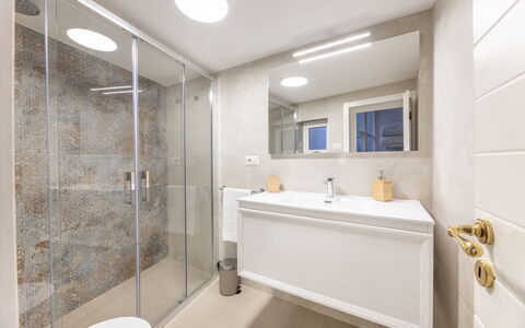 Corte Tiso: Plumbing Fixture, Tap, Building, Bathroom, Window, Interior Design, Mirror, Sink, Plumbing