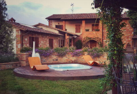 Casa Vacanze Paradiso: Plant, Water, Sky, Building, Window, Cloud, Tree, Door, Grass, House