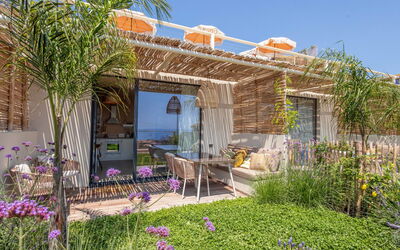Accommodation:&nbsp;Casa Mia 4 654.4