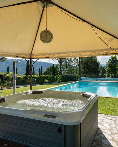 Il Mulino di Vogognano: Plant, Water, Property, Building, Shade, Window, Umbrella, Swimming Pool, Outdoor Furniture, Rectangle