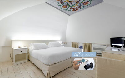 Accommodation:&nbsp;Iris Junior Suite 7, Dimora Osanna