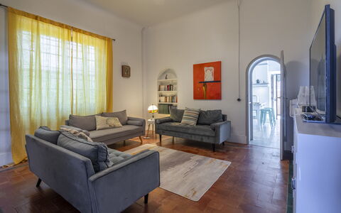Massarosa Front Lake, The Gargoyles: Furniture, Flooring, Interior Design, Floor, Couch, Ceiling, Living Room, Apartment, Lighting, Room