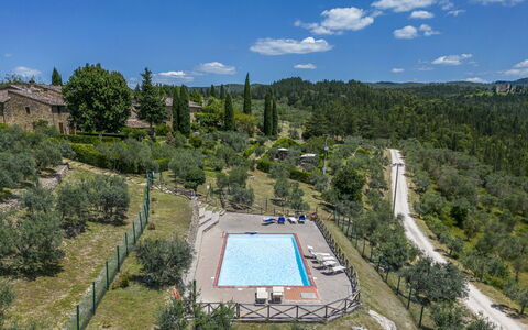 Casa Anita - Castellina In Chianti - Granaio, Tosc: Plant, Cloud, Sky, Property, Tree, Land Lot, Urban Design, Biome, Landscape, Real Estate