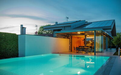 Villa Dalia Venezia: Water, Sky, Property, Plant, Swimming Pool, Azure, Cloud, Shade, Building, Outdoor Furniture