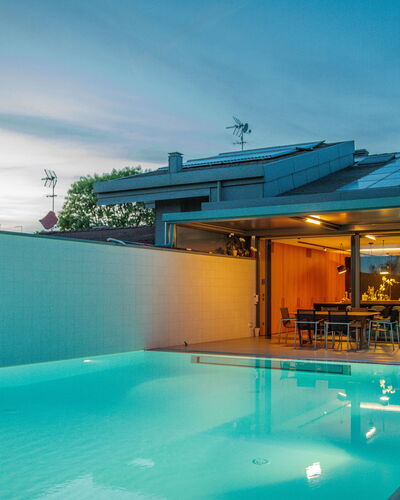 Villa Dalia Venezia: Water, Sky, Property, Plant, Swimming Pool, Azure, Cloud, Shade, Building, Outdoor Furniture
