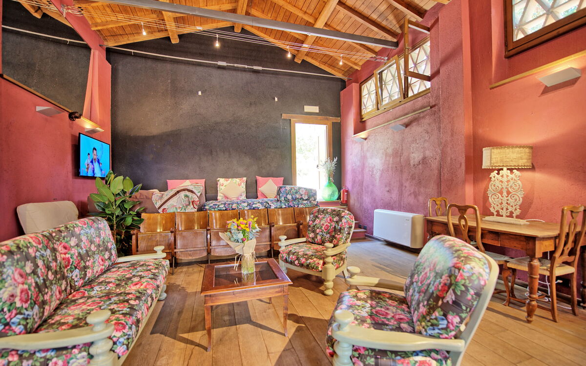 Accommodation:&nbsp;Teatro
