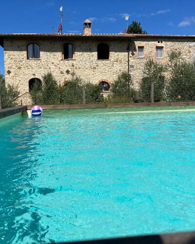 Lina - Podere Ribatti - Casole D'elsa, Toscana: Water, Building, Sky, Plant, Swimming Pool, Nature, Tree, Leisure, House, Cloud