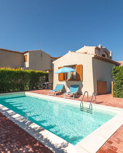 Romeo: Water, Sky, Plant, Property, Swimming Pool, Grass, Shade, Leisure, Real Estate, Rectangle