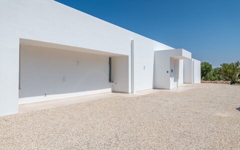 Casa Di Veronica: Sky, Shade, Plant, Real Estate, Landscape, Facade, Composite Material, Tree, Concrete, Slope