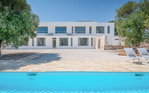 Casa Di Veronica: Property, Building, Water, Plant, Window, Sky, Door, Azure, Shade, Tree