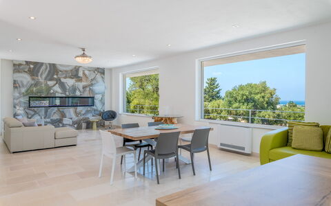 Casa Di Veronica: Table, Couch, Furniture, Plant, Wood, Chair, Living Room, Flooring, Floor, Shade