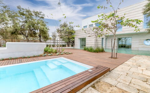 Villa Clementina: Property, Plant, Cloud, Azure, Nature, Swimming Pool, Sky, Rectangle, Architecture, Interior Design
