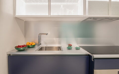 Villa Clementina: Kitchen Sink, Tap, Cabinetry, Countertop, Sink, Window, Plumbing Fixture, Kitchen, Interior Design, Line