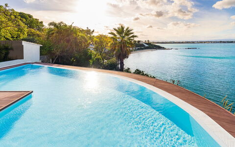Villa Maddalena - Siracusa, Sicilia: Water, Cloud, Sky, Daytime, Property, Plant, Blue, Swimming Pool, Azure, Tree