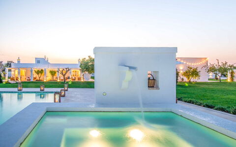 Masseria Lamacerase: Water, Plant, Sky, Property, Building, Nature, Azure, Swimming Pool, Lighting, Interior Design