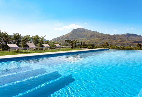 Villa Cinema - Castellammare Del Golfo, Sicilia: Water, Sky, Plant, Cloud, Swimming Pool, Nature, Tree, Natural Landscape, Mountain, Landscape