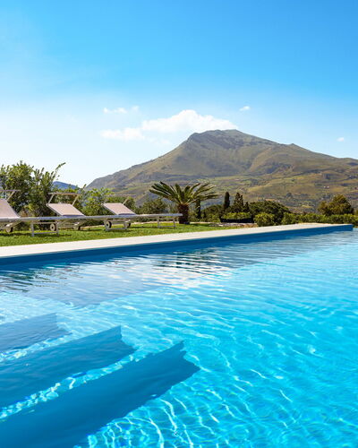 Villa Cinema - Castellammare Del Golfo, Sicilia: Water, Sky, Plant, Cloud, Swimming Pool, Nature, Tree, Natural Landscape, Mountain, Landscape
