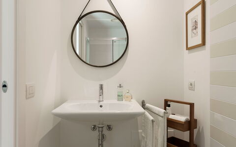 Splendida - Modica, Sicilia: Mirror, Tap, Bathroom Sink, Sink, Property, Plumbing Fixture, Bathroom, Wood, Building, Real Estate