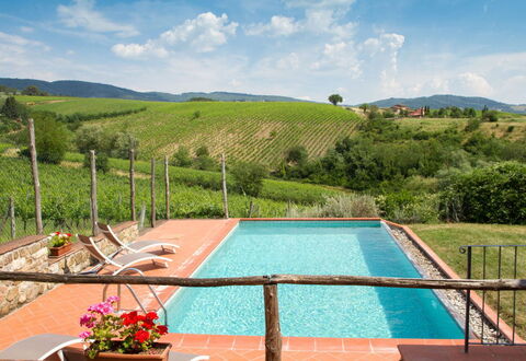 Le Masse - Greve In Chianti, Toscana: Cloud, Sky, Water, Plant, Flower, Property, Nature, Swimming Pool, Outdoor Furniture, Body Of Water