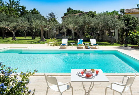 Casa Fiore - Salemi, Sicilia: Water, Plant, Furniture, Property, Swimming Pool, Sky, Green, Azure, Rectangle, Tree