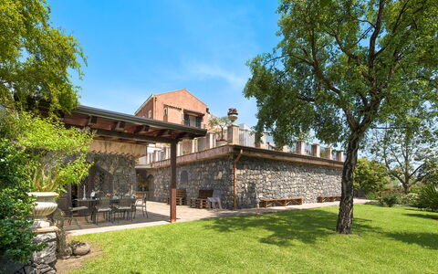 Oasi Verde - Santa Maria La Stella, Sicilia: Plant, Sky, Building, Tree, Natural Landscape, Land Lot, Grass, Cottage, Landscape, Leisure