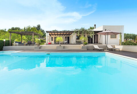 Casa Cortese - Noto, Sicilia: Water, Sky, Plant, Property, Cloud, Swimming Pool, Azure, Tree, Leisure, Shade