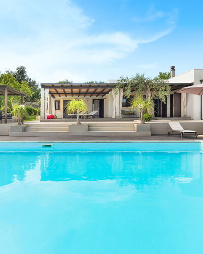 Casa Cortese - Noto, Sicilia: Water, Sky, Plant, Property, Cloud, Swimming Pool, Azure, Tree, Leisure, Shade