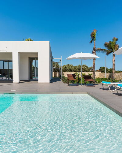 Villa Le Palme - Noto, Sicilia: Water, Sky, Property, Plant, Swimming Pool, Azure, Blue, Building, Outdoor Furniture, Shade
