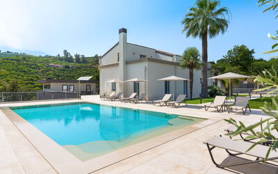 Villa Decoro - Mascali, Sicilia: Water, Sky, Property, Building, Plant, Swimming Pool, Azure, Tree, Shade, Outdoor Furniture