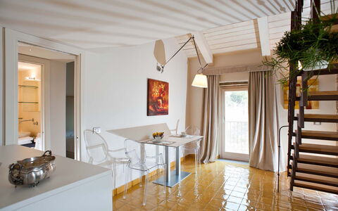 Pietramare - Castellabate, Campania: Table, Furniture, Wood, Interior Design, Living Room, Flooring, Hall, Floor, Chair, Kitchen