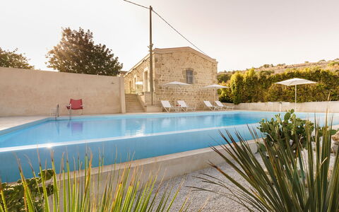 Casa Masseria - Scicli, Sicilia: Sky, Plant, Water, Property, Building, Tree, Swimming Pool, Grass, Leisure, Natural Landscape