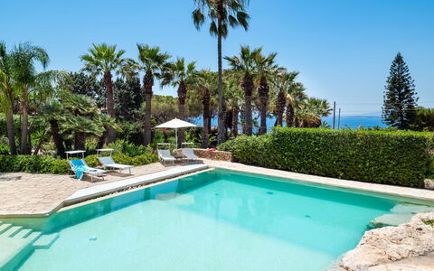 Villa Diamante - Siracusa, Sicilia: Water, Plant, Property, Swimming Pool, Sky, Azure, Tree, Building, Arecales, Leisure