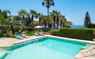 Villa Diamante - Siracusa, Sicilia: Water, Plant, Property, Swimming Pool, Sky, Azure, Tree, Building, Arecales, Leisure