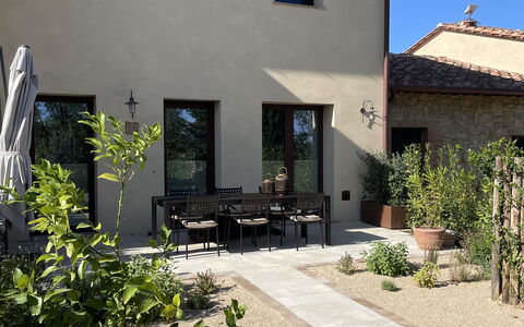 Nocellara Spereto Apartment With Pool, Montaione: Plant, Building, Property, Window, Sky, House, Land Lot, Shade, Road Surface, Neighbourhood