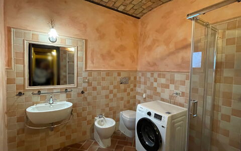 Casa 'il Nocciolo': Laundry Room, Plumbing Fixture, Property, Mirror, Bathroom, Washing Machine, Clothes Dryer, Sink, Building, Tap