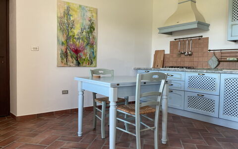 Casa 'il Nocciolo': Property, Furniture, Table, Building, Wood, Interior Design, Picture Frame, House, Floor, Paint