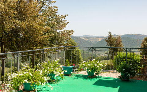Villa Trivigno: Green, Spring, Flowerpot, Garden, Chair, Fence, Shade, Balcony, Outdoor Furniture, Houseplant