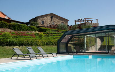 Villa Trivigno: Shade, Awning, Swimming Pool