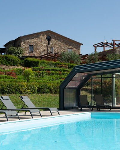 Villa Trivigno: Shade, Awning, Swimming Pool