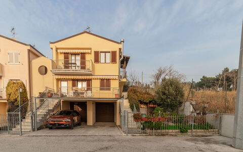Casale Al Mare: Building, Sky, Plant, Cloud, Window, Vehicle, House, Tree, Road Surface