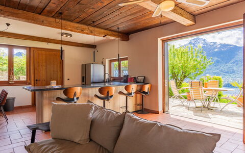 Accommodation:&nbsp;Basso 110.3