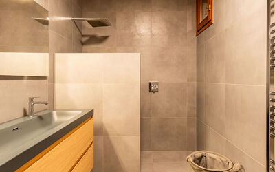 Accommodation:&nbsp;Basso 110.3