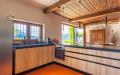 Accommodation:&nbsp;Basso 110.3