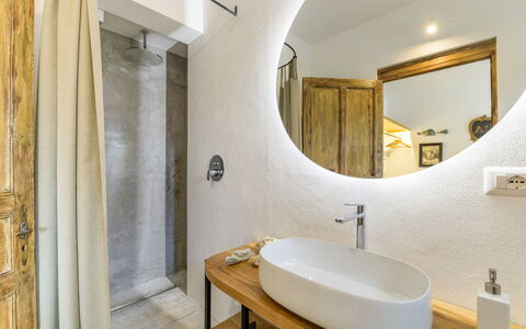 Lamia del Grano: Mirror, Sink, Tap, Plumbing Fixture, Bathroom, Bathroom Sink, Wood, Building, Interior Design