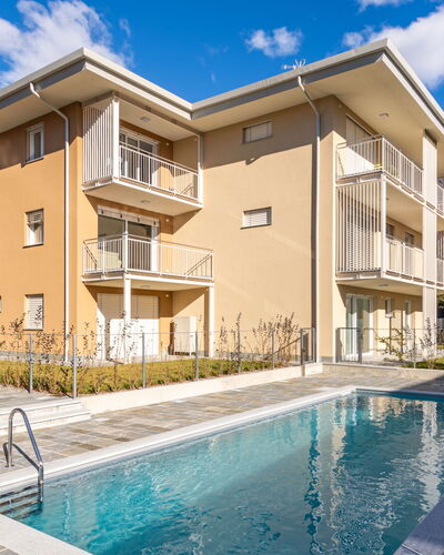 Gravedona 165: Water, Cloud, Sky, Building, Property, Plant, Window, Azure, Swimming Pool, Lighting