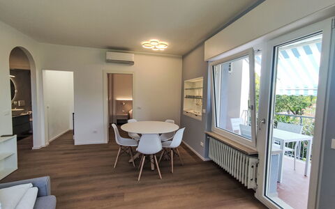 Accommodation:&nbsp;Garda Sapphire 101.1