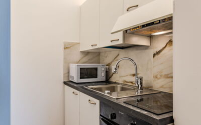 Accommodation:&nbsp;Garda Sapphire 101.1