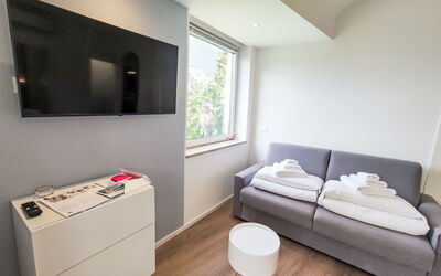 Accommodation:&nbsp;Garda Sapphire 101.1