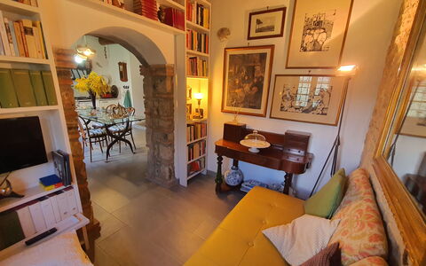 Il Cantuccio: Picture Frame, Table, Furniture, Building, Wood, Orange, Shelf, Interior Design, Bookcase, Living Room